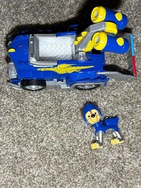 Paw Patrol Chase knight Rescue Vehicle *must be bundled*